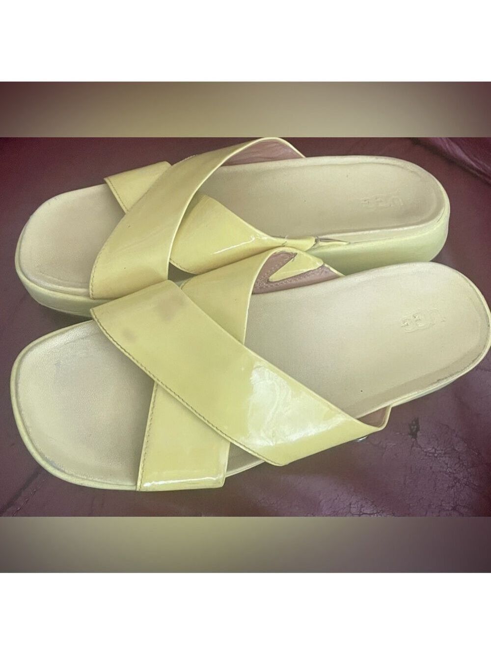 UGG Emily Sandal 7.5